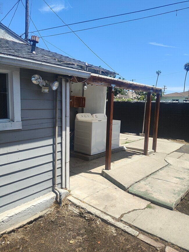 Building Photo - 11328 Havelock Ave