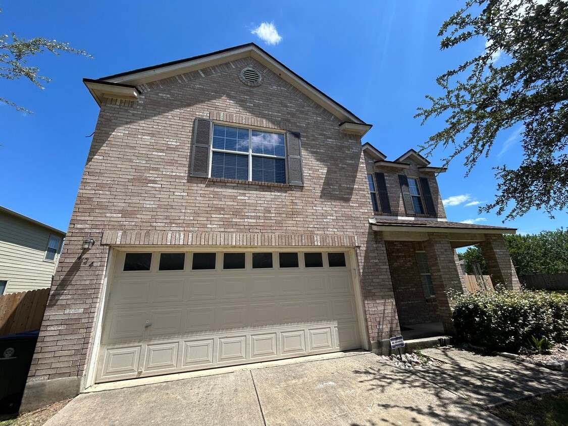 Primary Photo - 4 Bedroom 3 Bathroom House / Game Room Lof...