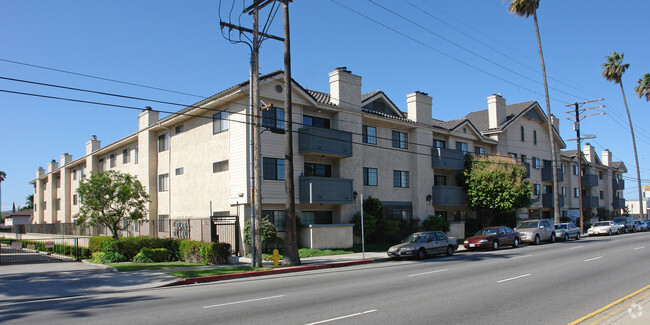 Building Photo - Fairmont Apartments