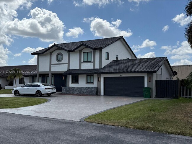 Foto del edificio - 6951 W Wedgewood Ave