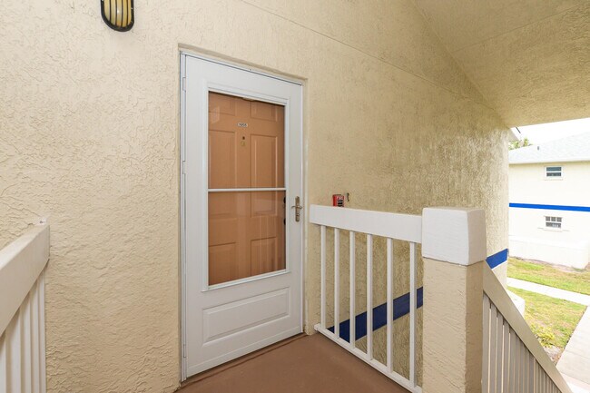 Foto del edificio - 1530 SE Royal Green Cir