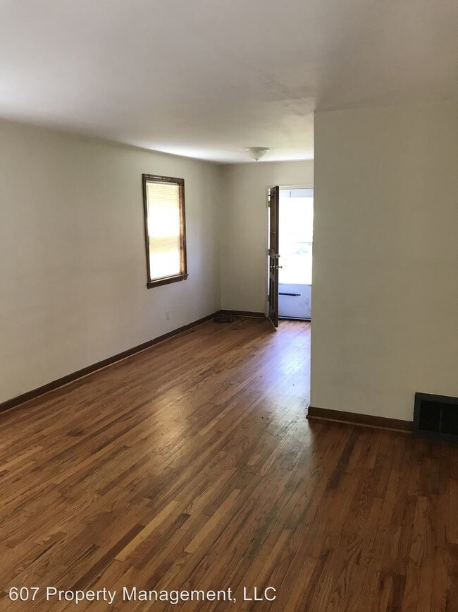 Foto del edificio - 4 Minden Ave