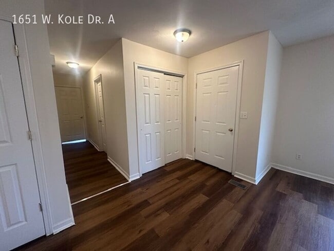 Foto del edificio - 1651 W Kole Dr
