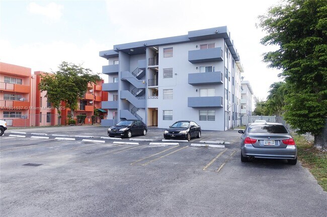 Foto del edificio - 495 NW 72nd Ave