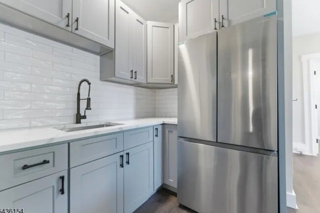 Building Photo - 60 Brainard St