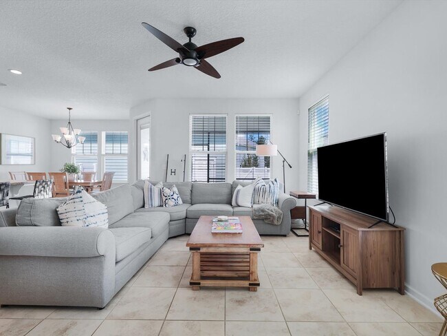 Building Photo - Resort-Style Living in a Spacious 4-Bedroo...