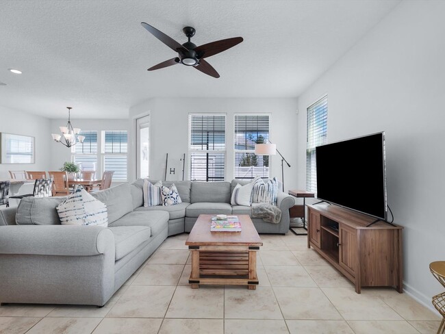 Foto del edificio - Resort-Style Living in a Spacious 4-Bedroo...