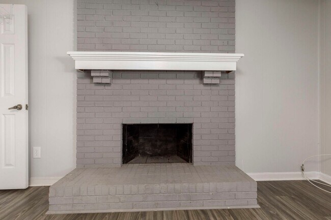Foto del edificio - 6715 Six Mile Ln