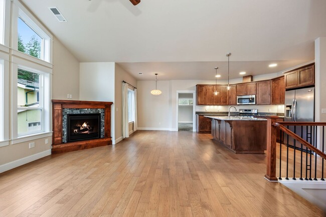 Foto del edificio - Newer Unfurnished Home One Mile from Downt...