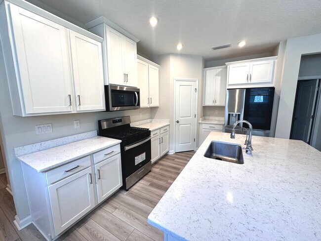 Foto del edificio - Rivertown 3 Bedroom, 2 Bath Home! Like New!