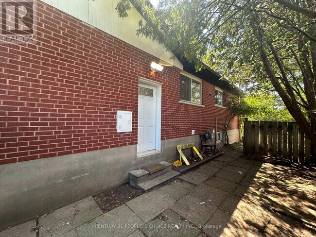 Photo du bâtiment - 1252 Montclair Dr