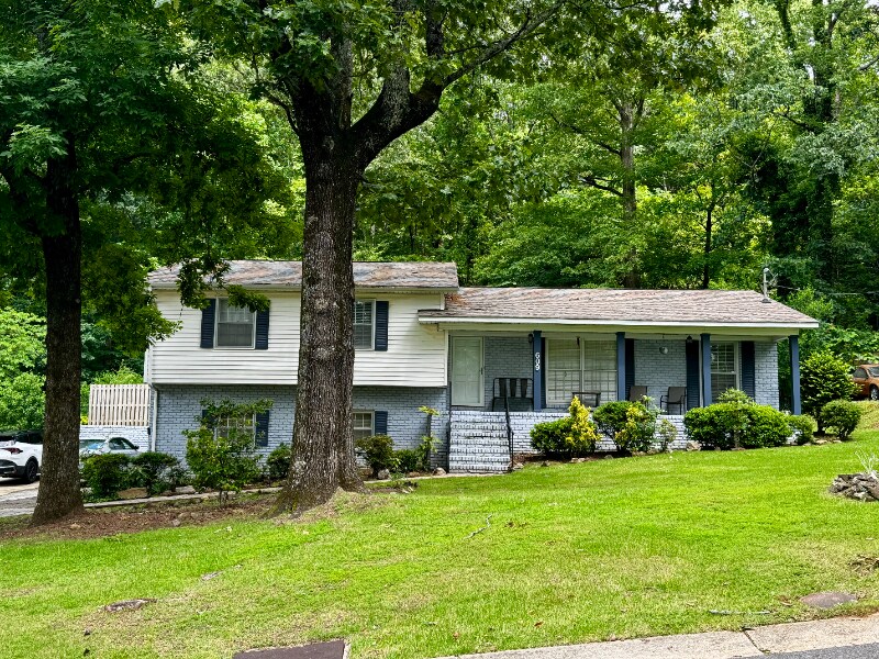 Primary Photo - 609 Yellowstone Dr