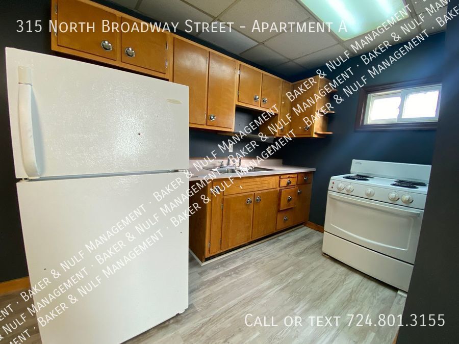 315 N Broadway St Unit Apartment A, Scottdale, PA 15683 Room for Rent