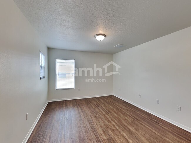 Foto del edificio - 19640 Timberbluff Dr