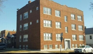 Building Photo - 4958 W Dickens Ave
