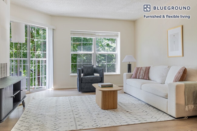 Building Photo - 444 Washington Blvd