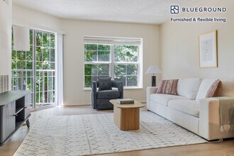 Building Photo - 444 Washington Blvd