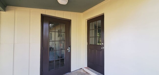 Building Photo - Beautiful newly remodeled 2 Bedroom/ 1 Bathroom home!