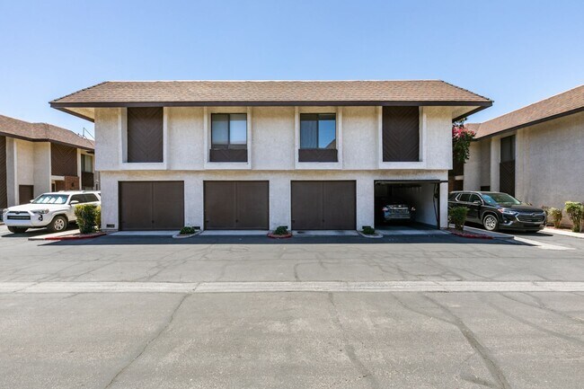 Building Photo - 2127 Pine Breeze Ln