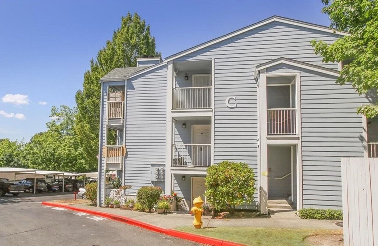 Foto principal - 3 Bed 2 Bath Condo is Available for Rent!