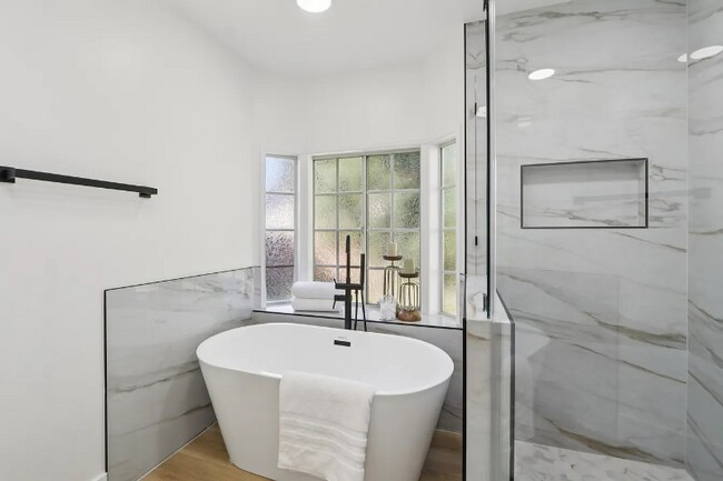 Foto del edificio - 10007 Debra Ave