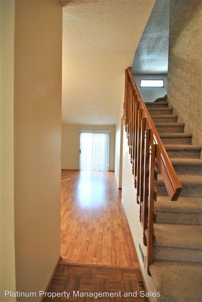Building Photo - 1308-1310 Robinswood Ct