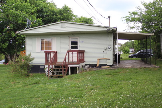 Building Photo - Charming Home in Great School Zone