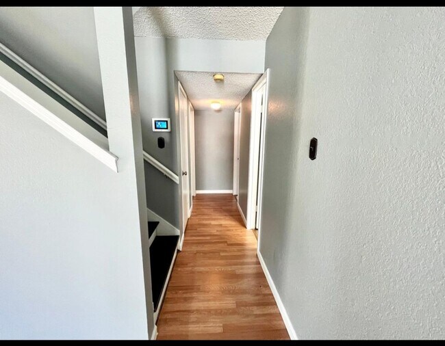 Foto del edificio - 6419 Valleybrooke Ct