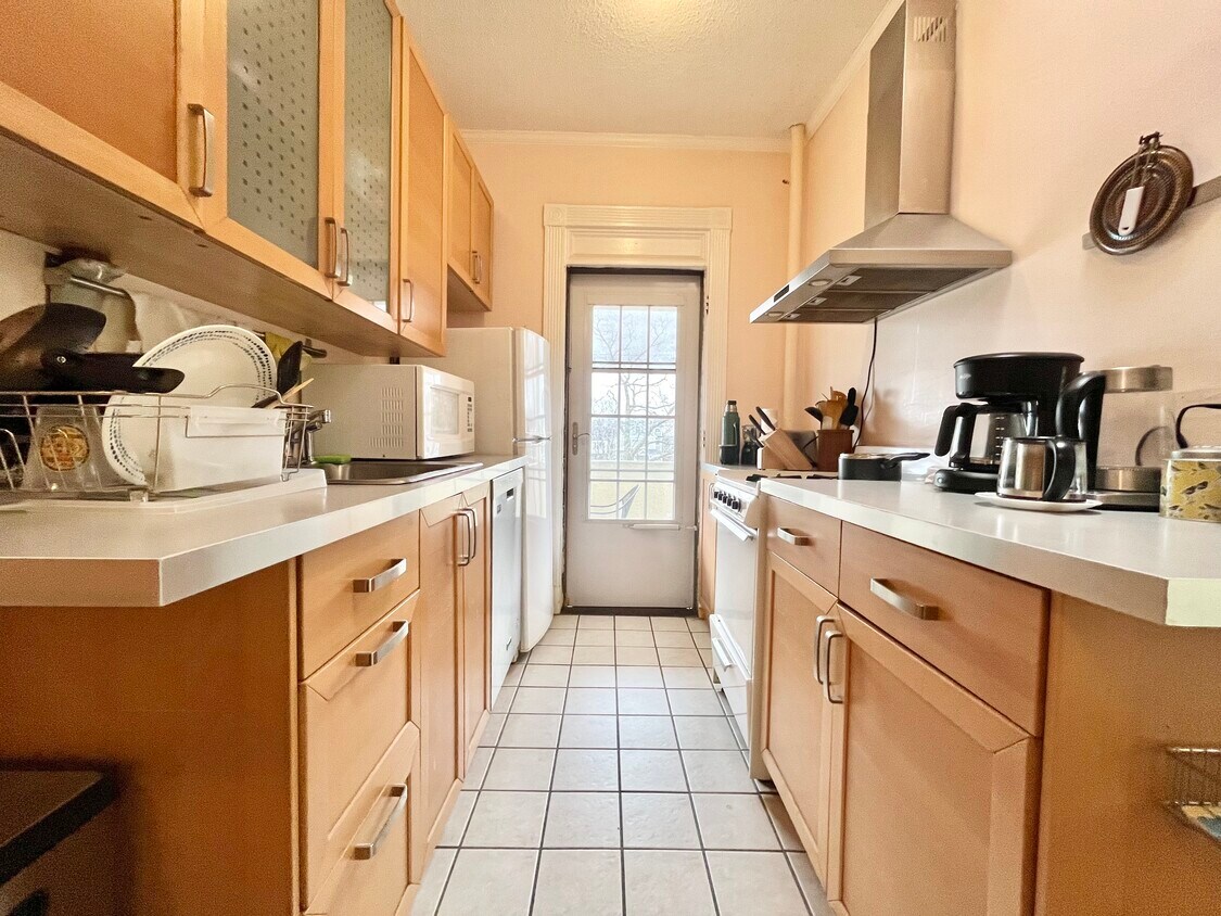 Primary Photo - 17 Radcliffe Rd