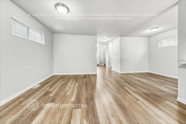 Building Photo - 7624 Kodiak Ave NE