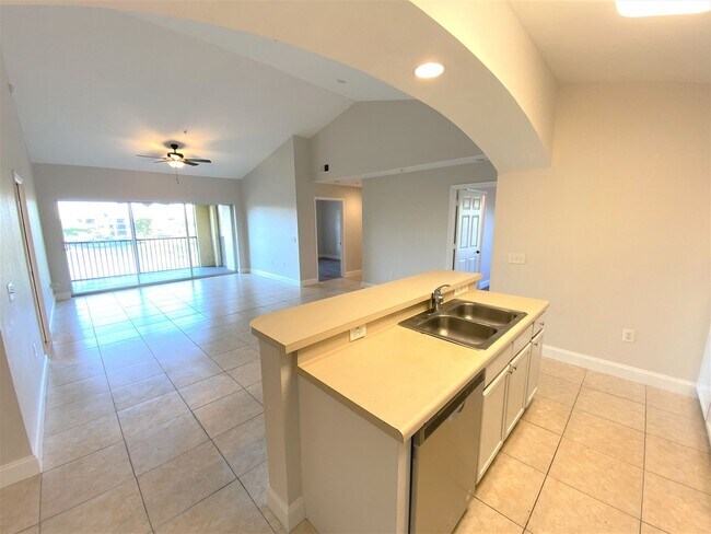 Foto del edificio - ** FAIRWAY PRESERVE ** 3 BED / 2 BATH COND...
