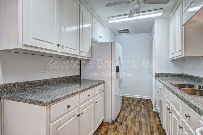 Foto del edificio - 1061 Cone Rd