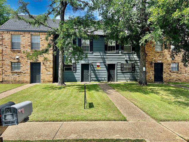 Building Photo - 4043 Country Club Dr W