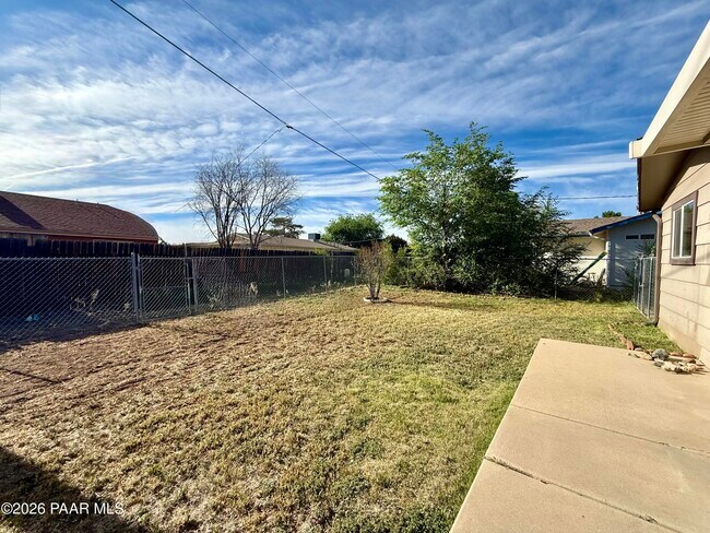 Building Photo - 8411 E Sommer Dr