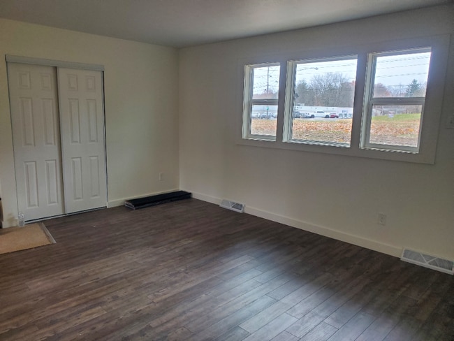 Building Photo - 4707 Kent Rd