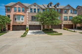 Building Photo - 1527 Biltmore Ln