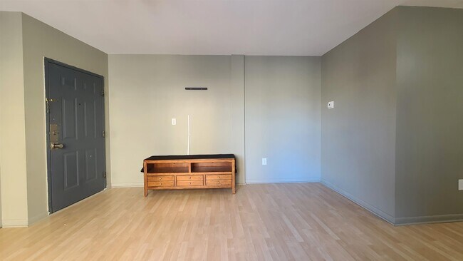 Foto del edificio - 4905 Park Ave