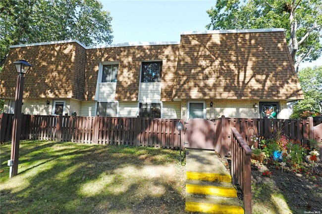 Foto del edificio - 71 Sagamore Hills Dr