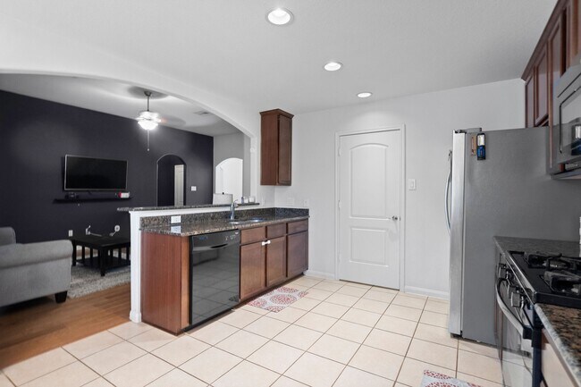 Building Photo - 2022 Borthwick Ln