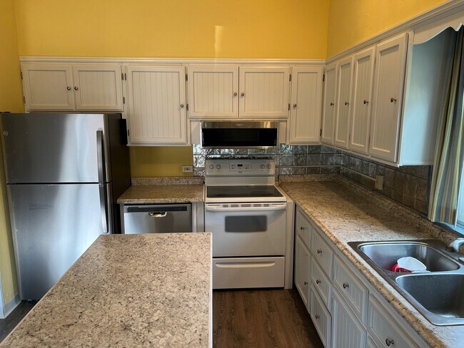 Building Photo - 5413 Mauser St