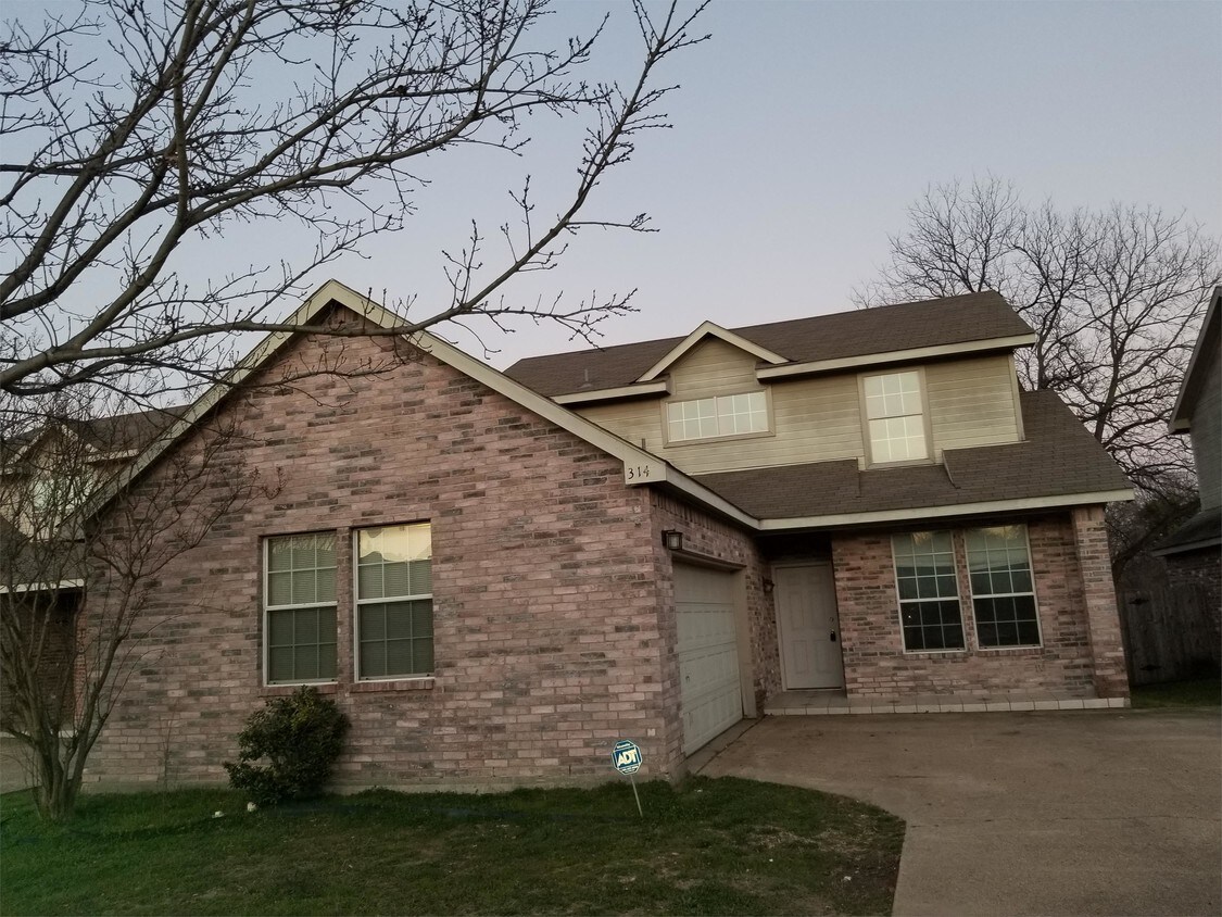 314 Alpine Dr, DeSoto, TX 75115 House Rental in DeSoto, TX