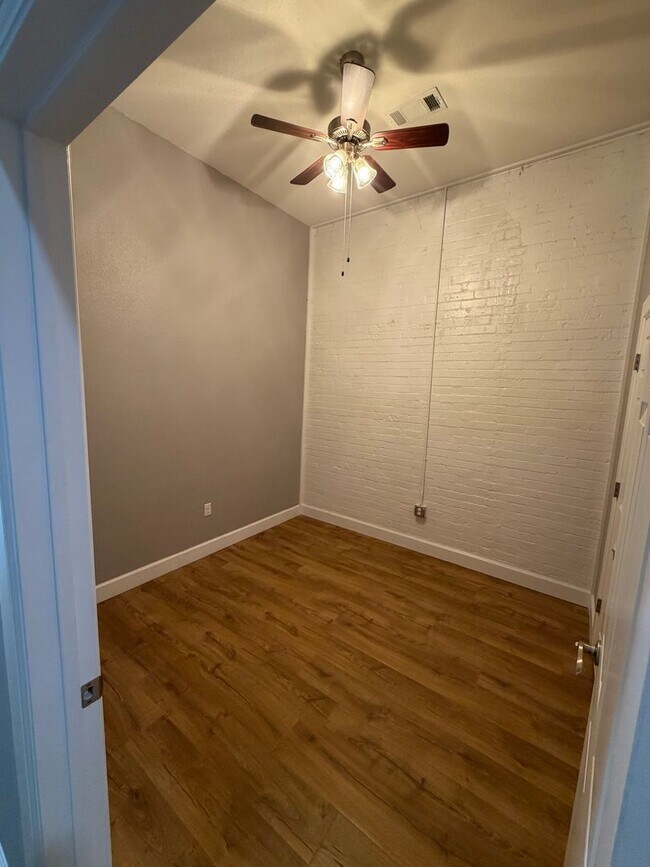 Foto del edificio - 616 Main St