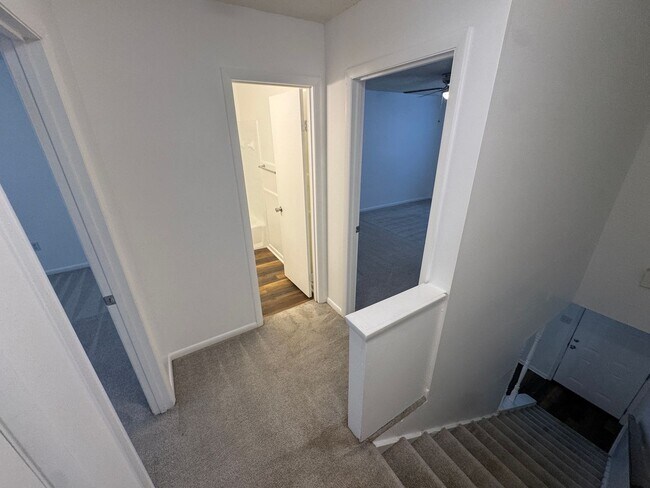 Foto del edificio - 8304 Woodview Dr N