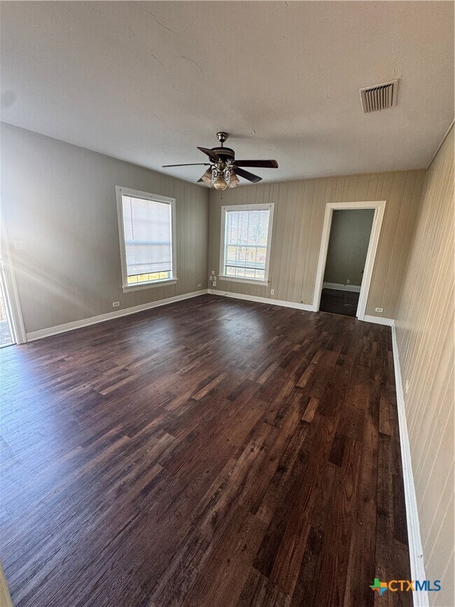 Building Photo - 209 Lackey St