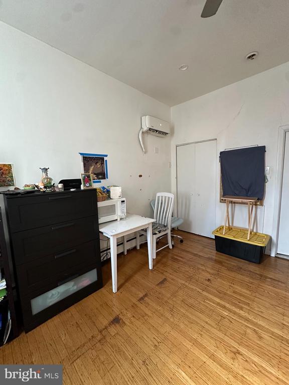 Foto del edificio - 322 S 11th St