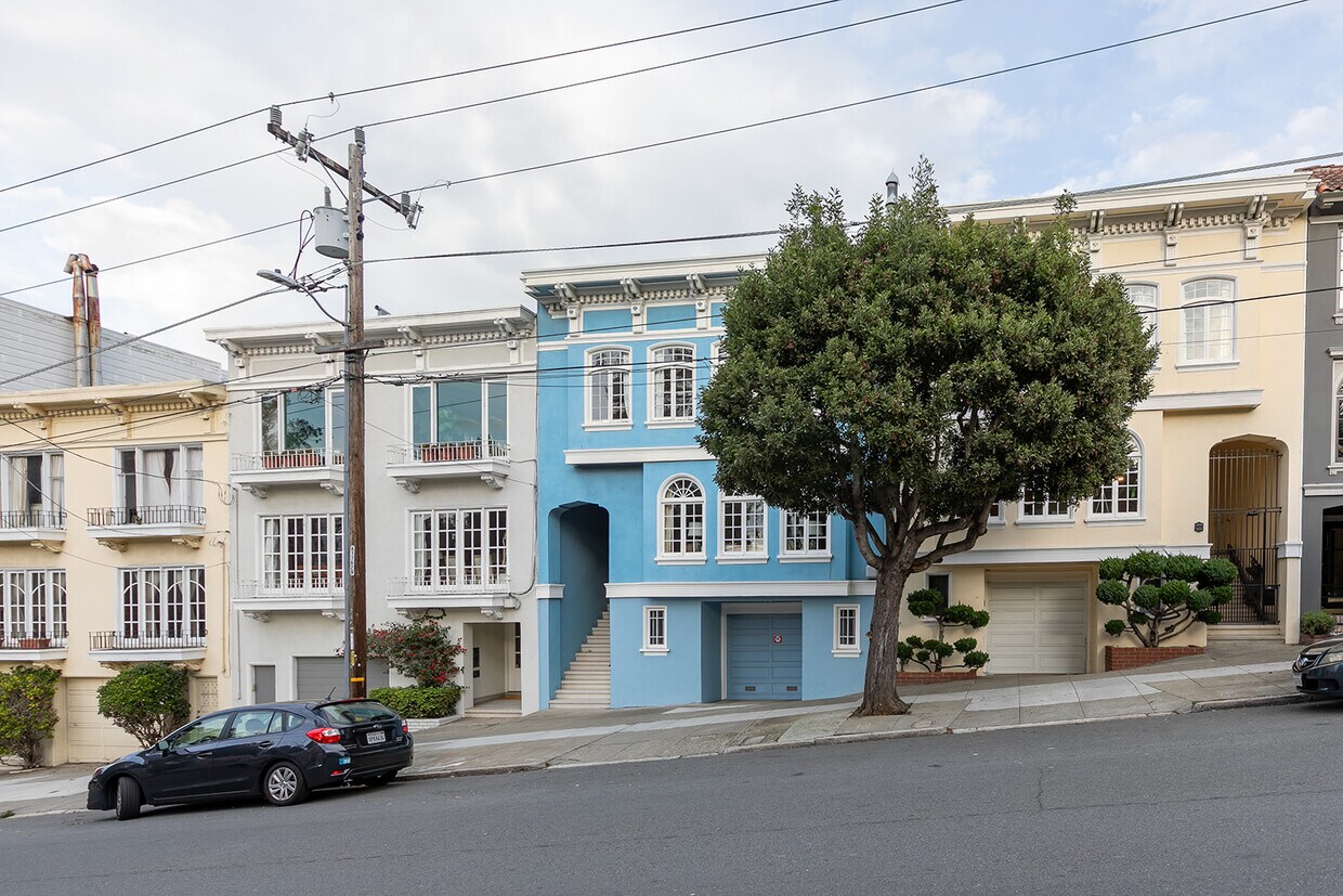 Primary Photo - 2828 Lyon St