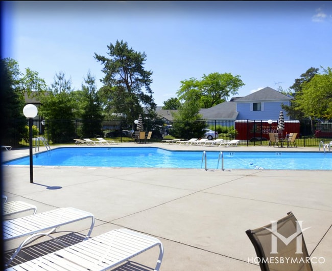 Pool - 271 King's Mill Ct