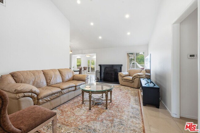 Foto del edificio - 29107 Hillrise Dr