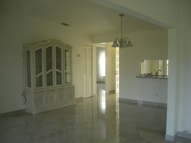 Building Photo - 11701 SW 108th Ln
