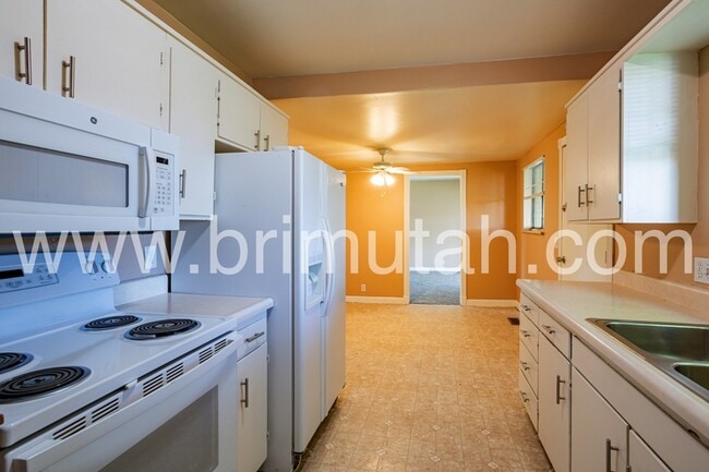 Photo - 1561 E Delaware Lane House